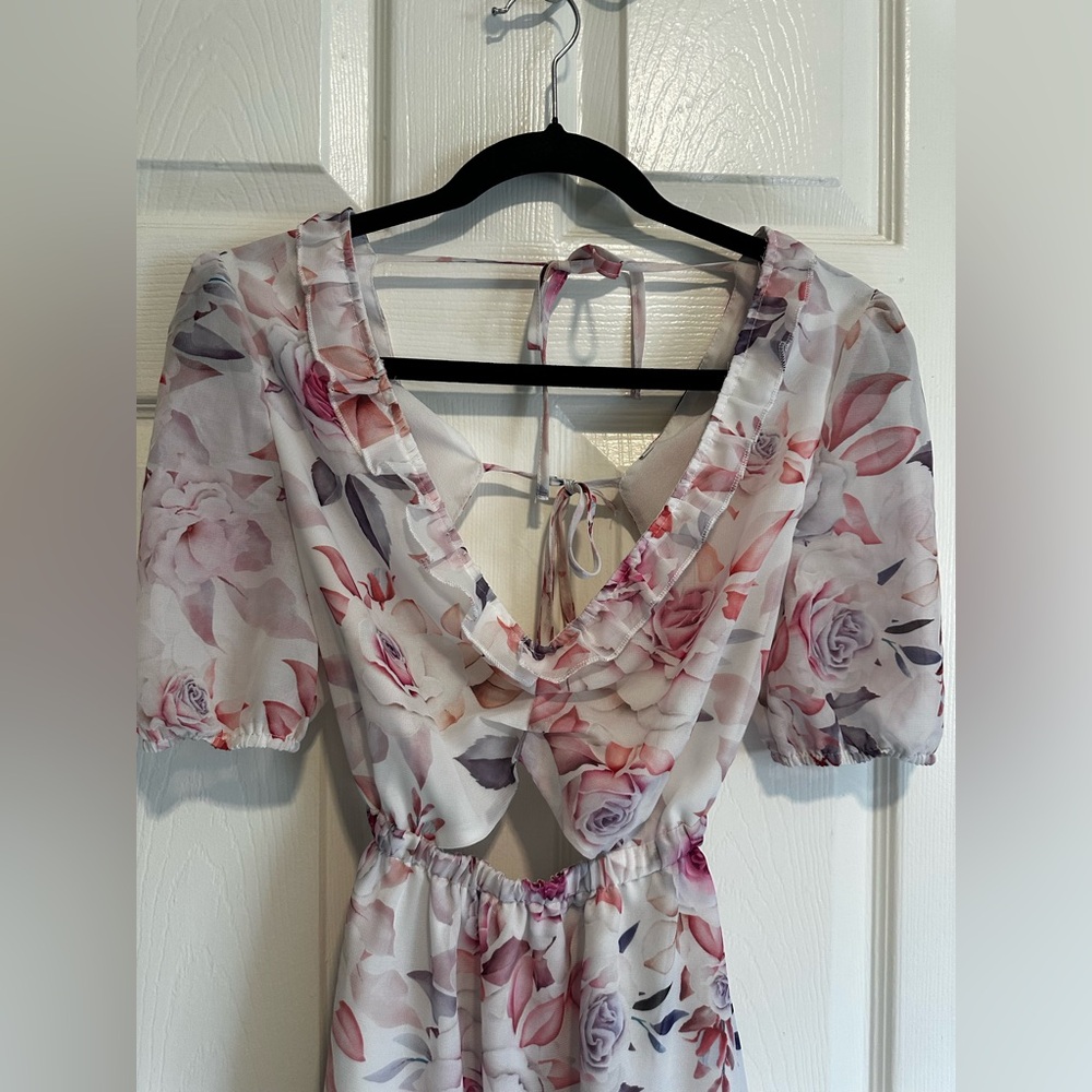 Floral V-Neck Dress Puff Sleeve Ruffle Short Dress w Tie Back Cut Out in XS